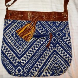 Aeropostale Womens Cape Juby Diamond Southwest Bucket Bag